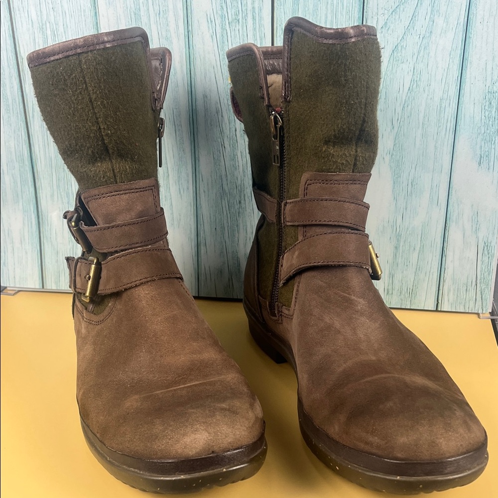 UGG Waterproof women’s Size 9 Brown and Olive zip up Ankle Boots with buckles